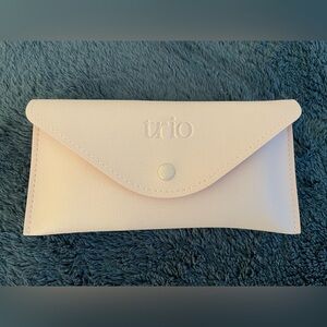 Trio eyebrow shaping kit, ebony, new only missing the large arch shape